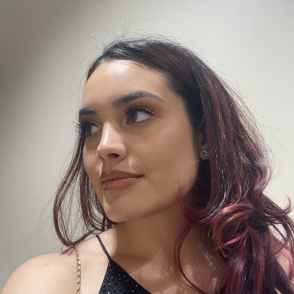 Welcome to my closet! 🧚‍♀️ ✨ - Picture 3 of 4